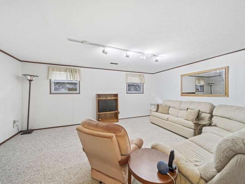 439 Canterwood Court, Columbus, OH 43230 Photo 29