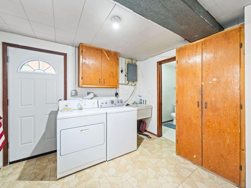 439 Canterwood Court, Columbus, OH 43230 Photo 35