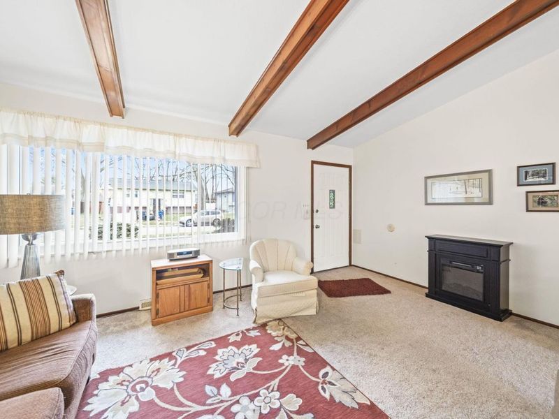 439 Canterwood Court, Columbus, OH 43230 Photo 4