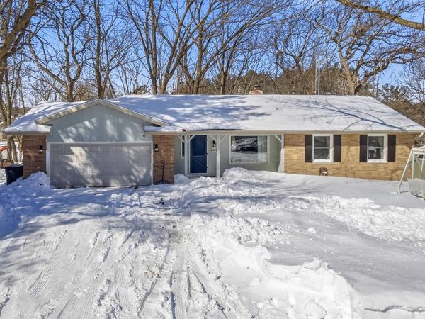 651 LEIGHTON ROAD, Waupaca, WI 54981