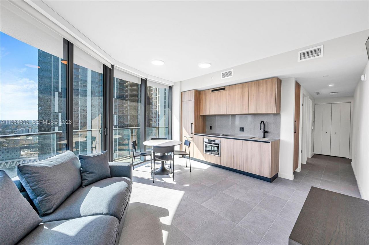 121 NE 5th St, Unit 3005, Miami, FL 33130 Photo