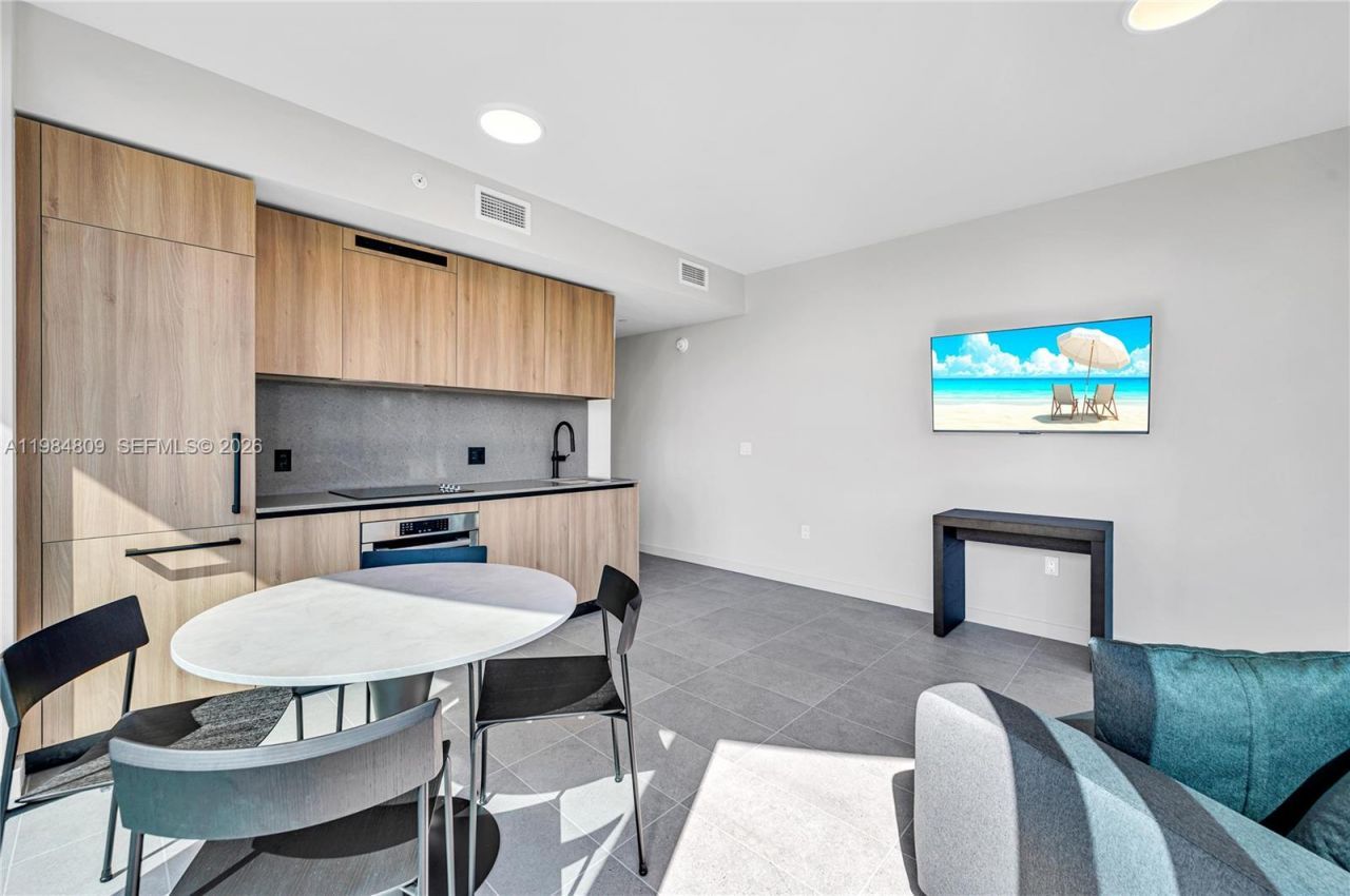 121 NE 5th St, Unit 3005, Miami, FL 33130 Photo