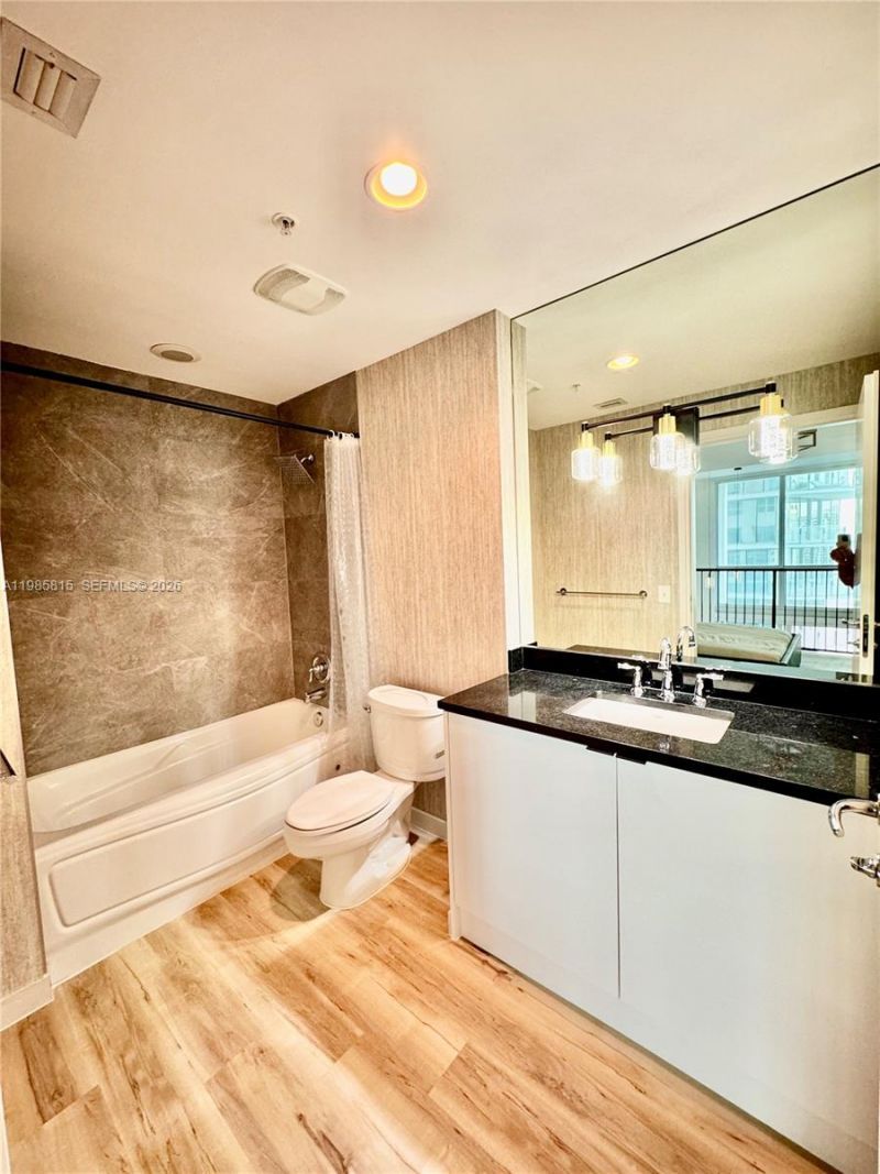 300 S Biscayne Blvd , Unit L-1210, Miami, FL 33131 Photo