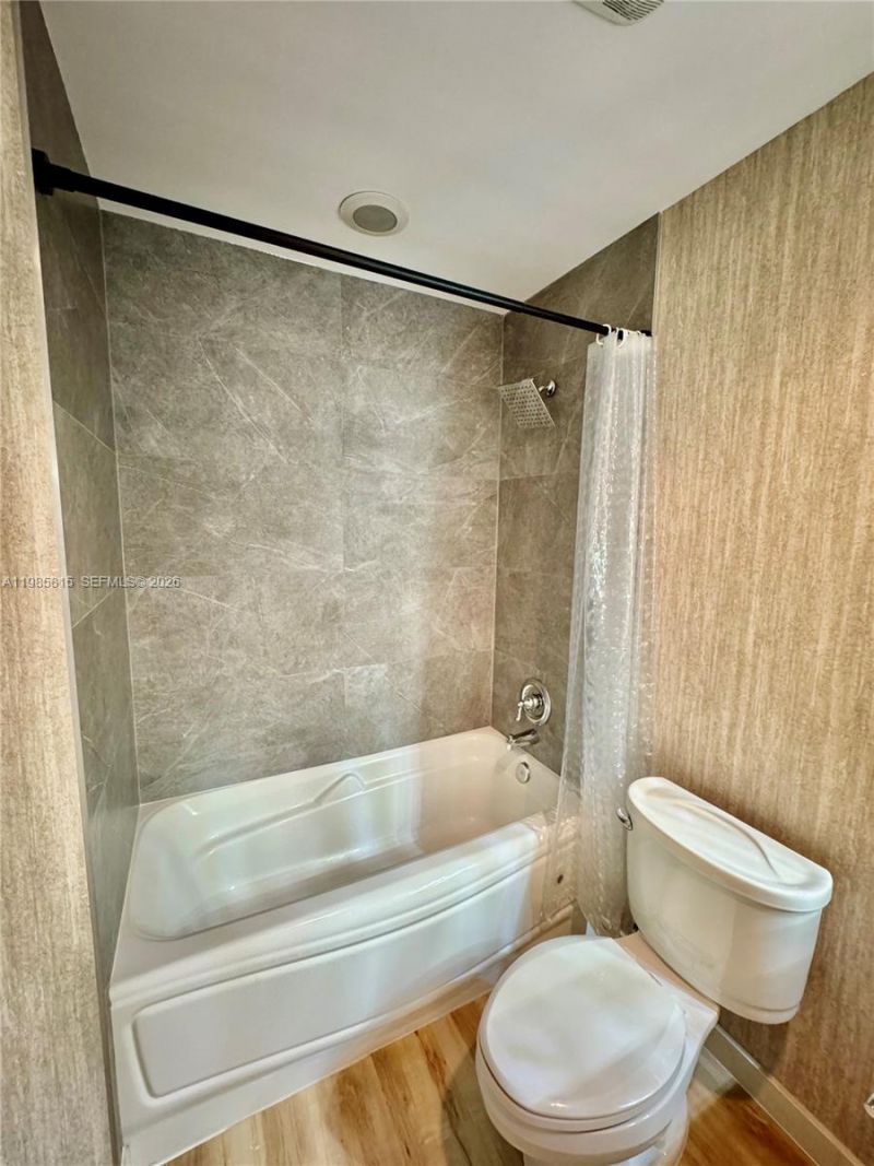 300 S Biscayne Blvd, Unit L-1210, Miami, FL 33131 Photo