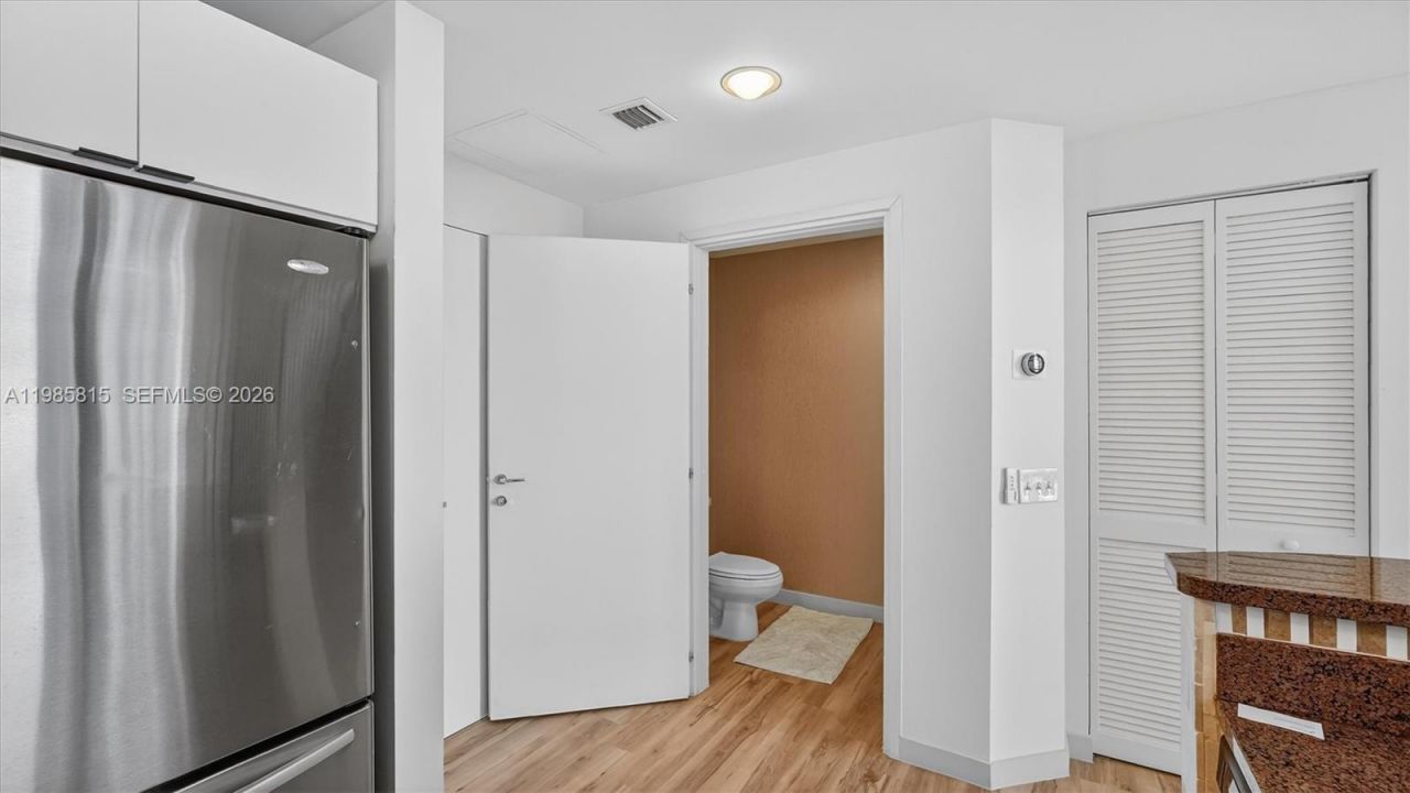 300 S Biscayne Blvd, Unit L-1210, Miami, FL 33131 Photo