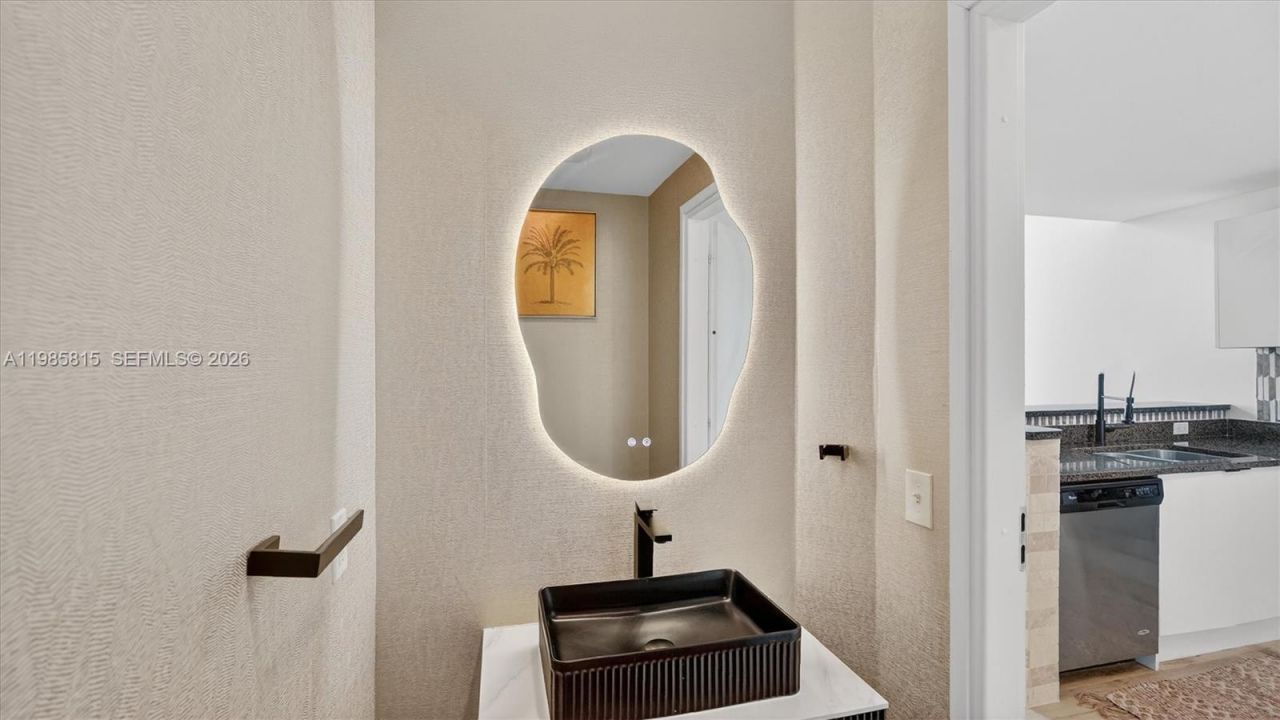 300 S Biscayne Blvd, Unit L-1210, Miami, FL 33131 Photo