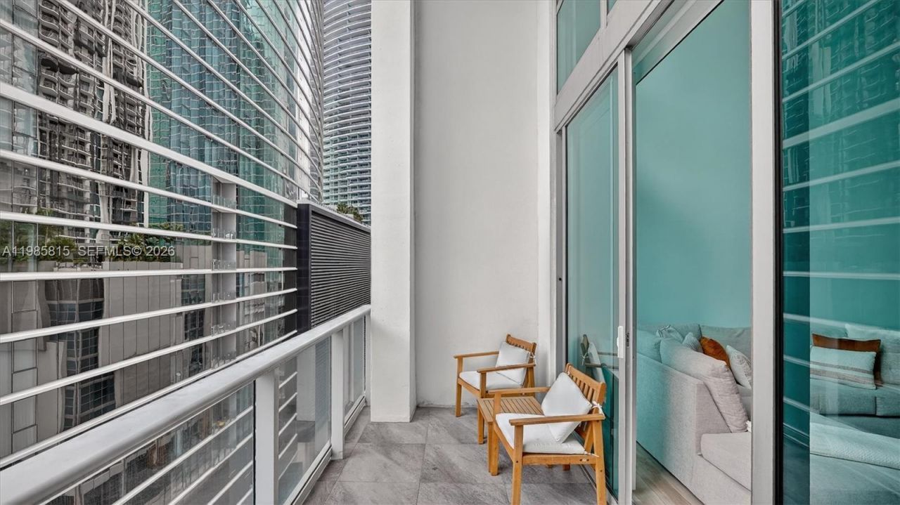 300 S Biscayne Blvd, Unit L-1210, Miami, FL 33131 Photo