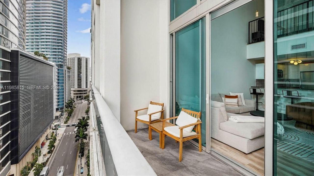 300 S Biscayne Blvd, Unit L-1210, Miami, FL 33131 Photo