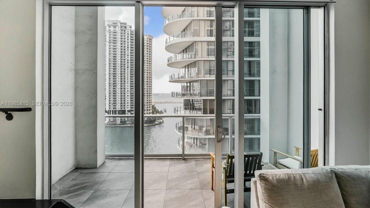 300 S Biscayne Blvd, Unit L-1210, Miami, FL 33131 Photo