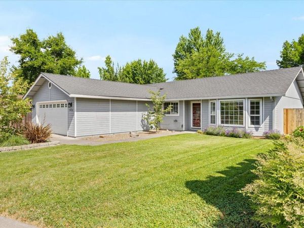 3073 Ruby Drive, Medford, OR 97504