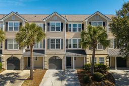 1474 Hamlin Park Circle photo 4