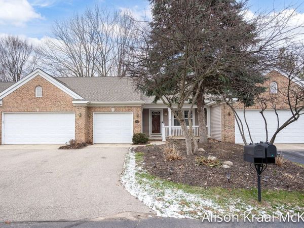 5923 W Lyn Haven Drive SE, Grand Rapids, MI 49512