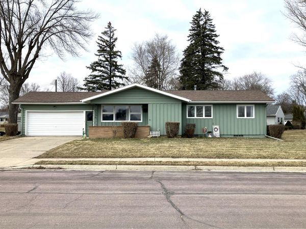 1304 S State Street, Fairmont, MN 56031