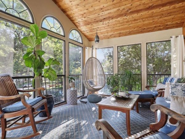 1005 Cedar Lake Road S, Minneapolis, MN 55405