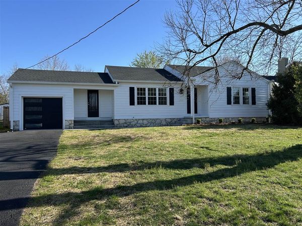 724 Nutwood Street , Bowling Green, KY 42103