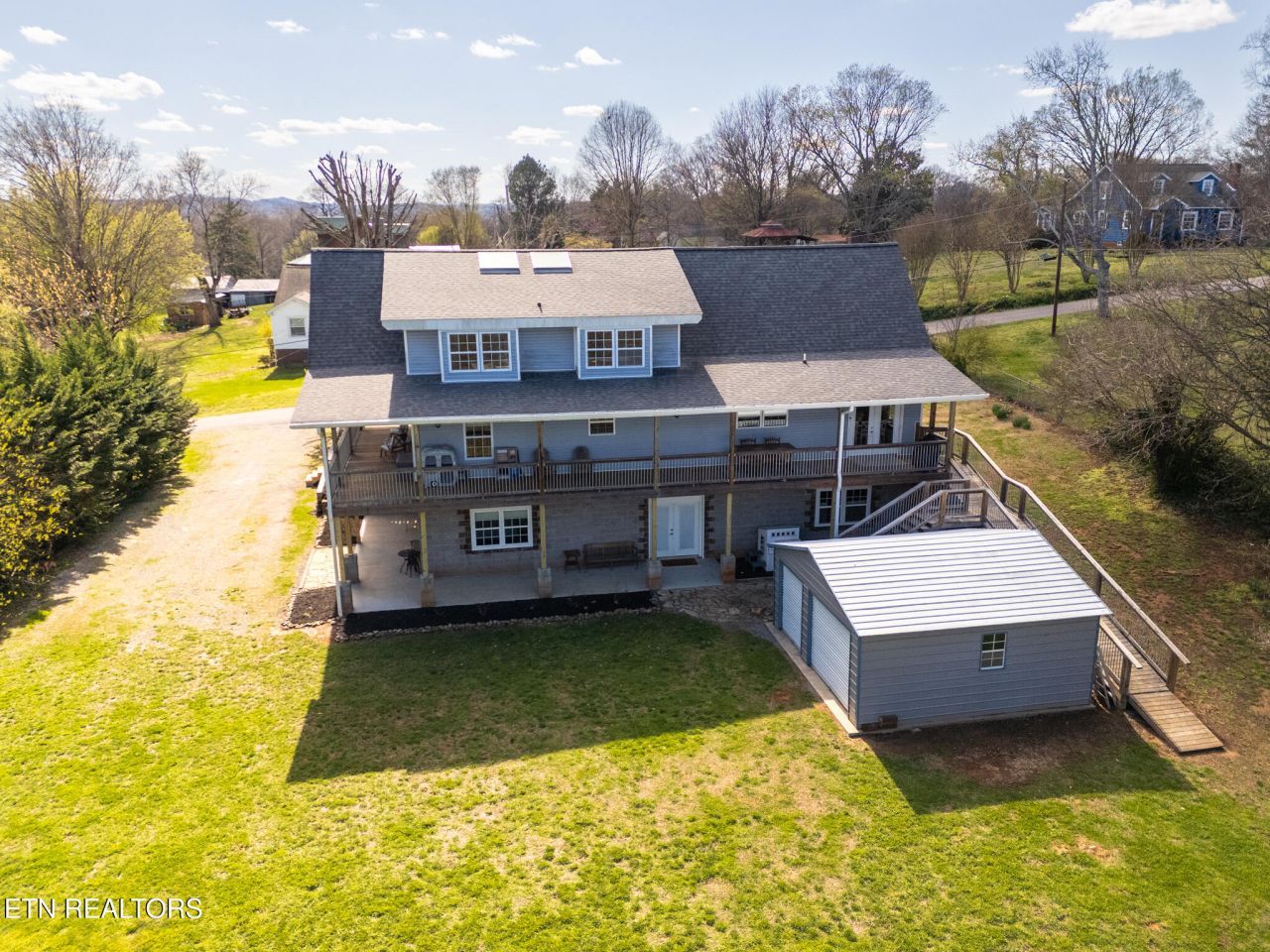 2829 Spruce Hill Rd, Louisville, TN 37777 Main Photo