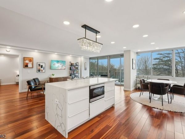 1 Claridge Dr, Verona, NJ 07044