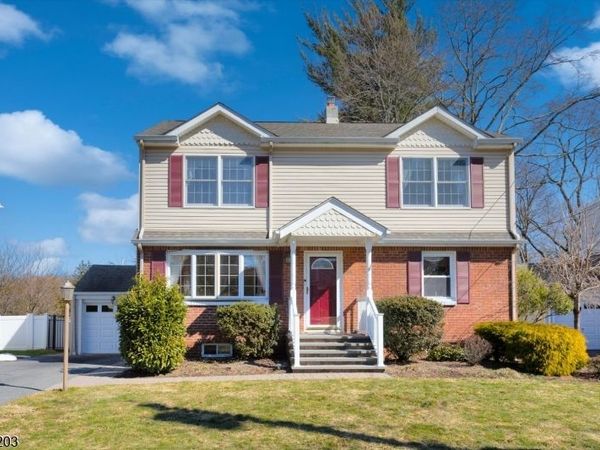 12 Wilson Ter, Waldwick, NJ 07463