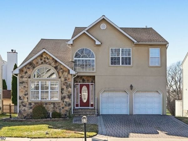 37 Shaffer Rd, Bridgewater, NJ 08807