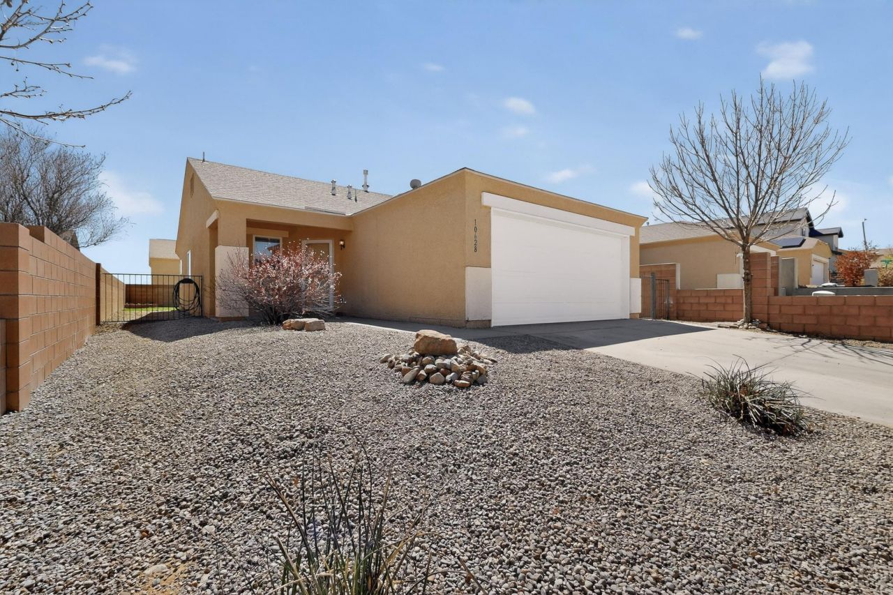 10628 Walnut Canyon Road Sw, Albuquerque, NM 87121 Main Photo