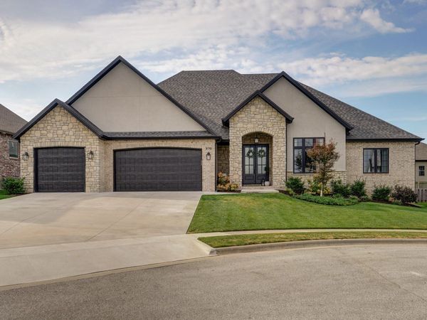 870 E Emerald Terrace, Nixa, MO 65714