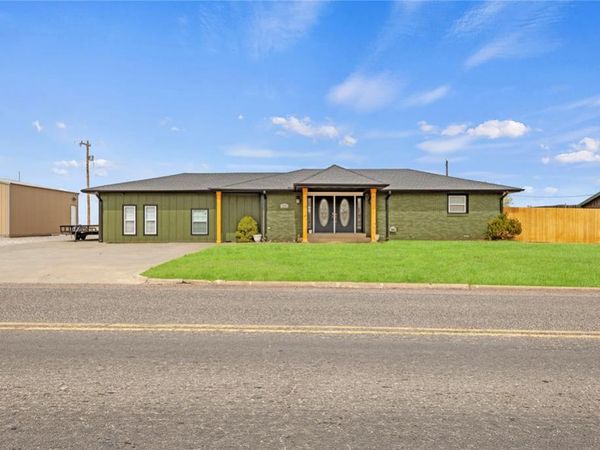 211 W 4th Street, Custer City, OK 73639