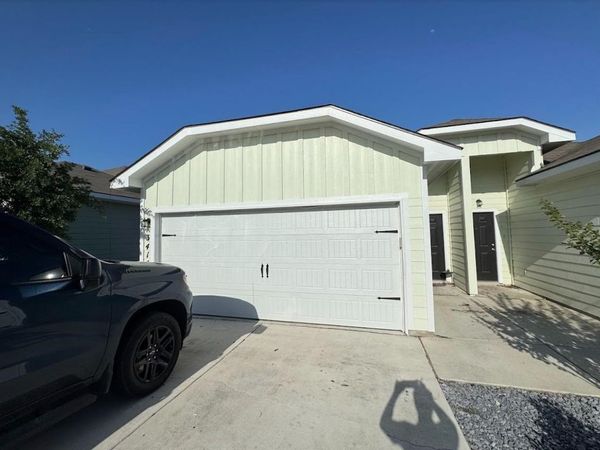 3414 Scott CIR, Seguin, TX 78155