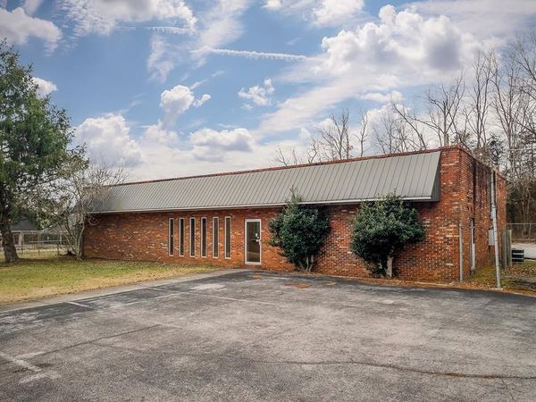 1410 Bradford Hicks Dr, Livingston, TN 38570