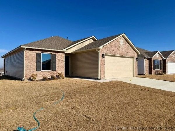 1006 W Lawton Road , Claremore, OK 74019