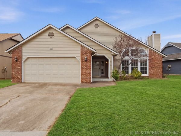 7622 S Trenton Avenue, Tulsa, OK 74136