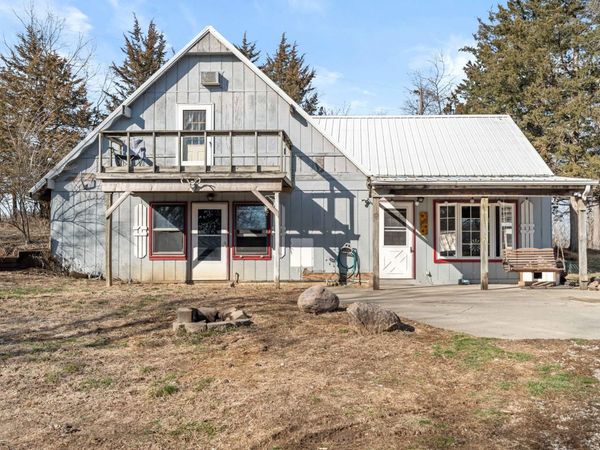 28609 & 28611 Amarillo Avenue, Linden, IA 50146