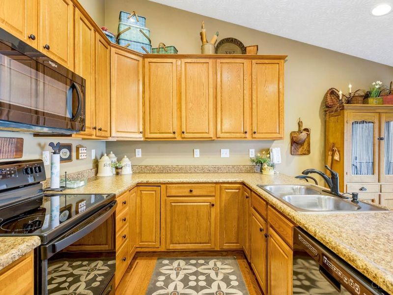 2344 Castle Pines Court, Hamilton, OH 45013 Photo 11