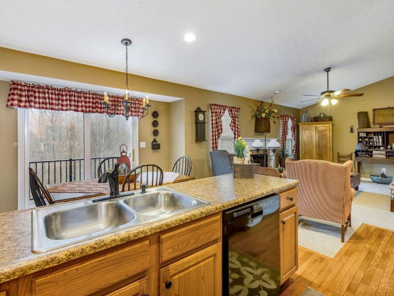 2344 Castle Pines Court, Hamilton, OH 45013 Photo 12