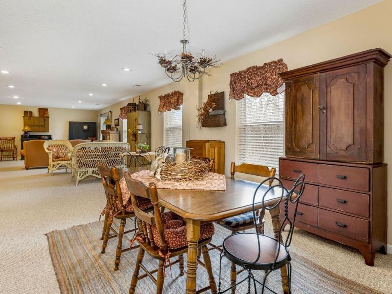 2344 Castle Pines Court, Hamilton, OH 45013 Photo 14