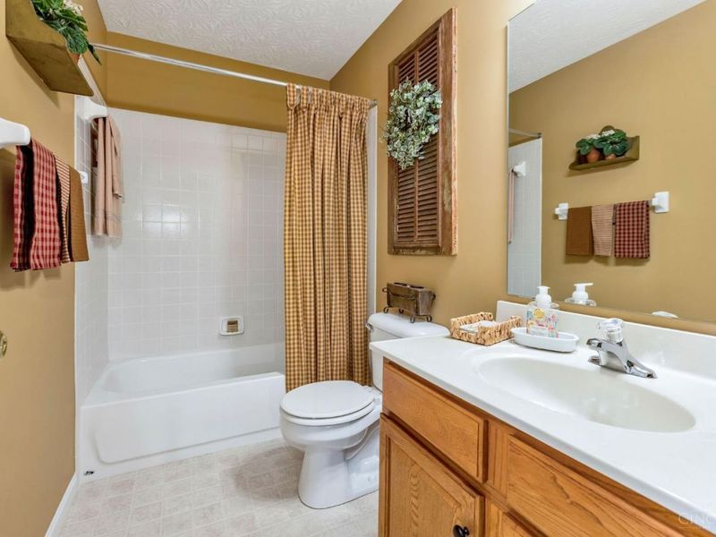 2344 Castle Pines Court, Hamilton, OH 45013 Photo 15