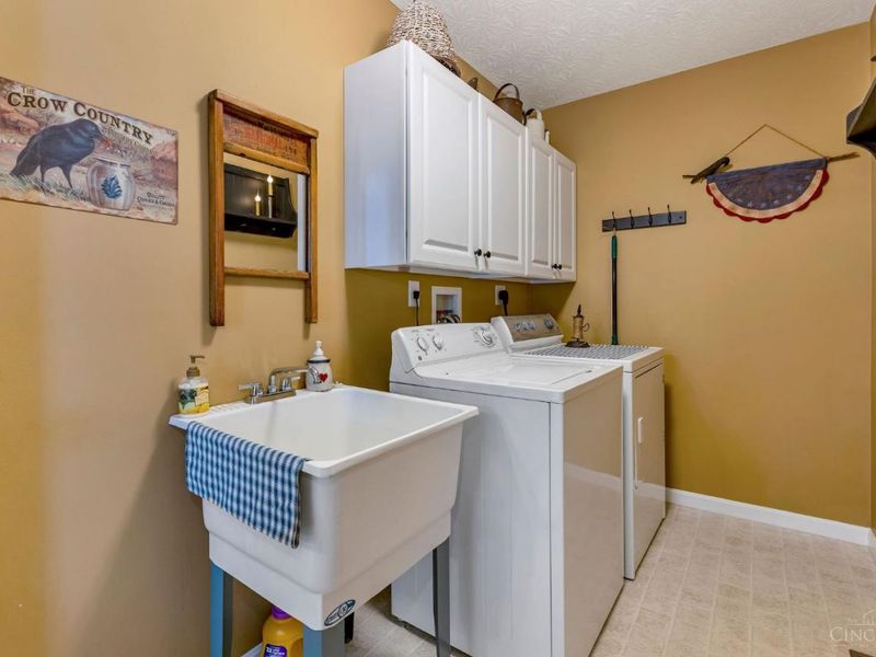 2344 Castle Pines Court, Hamilton, OH 45013 Photo 16