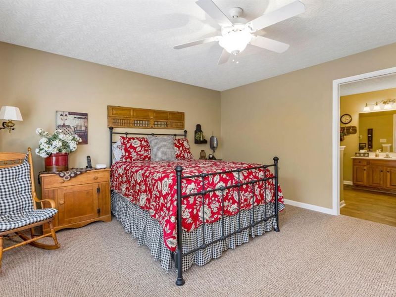 2344 Castle Pines Court, Hamilton, OH 45013 Photo 18