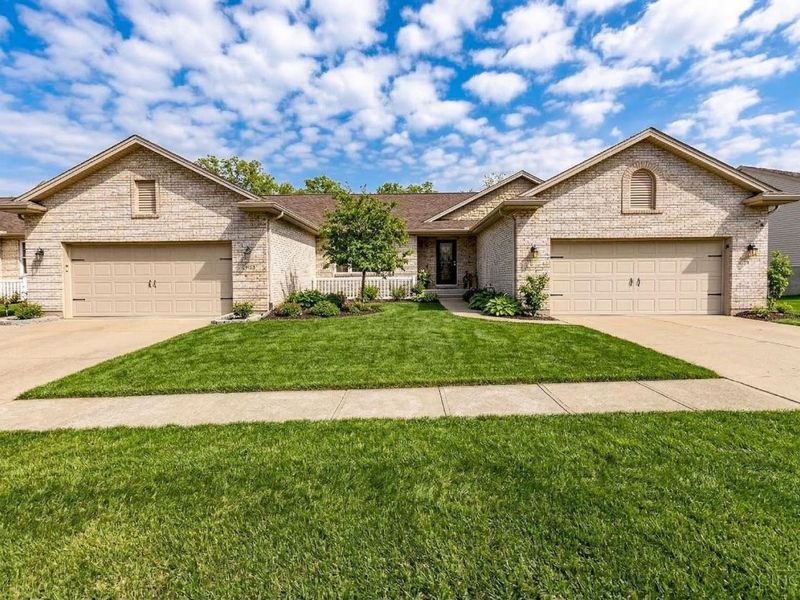 2344 Castle Pines Court, Hamilton, OH 45013 Photo 2