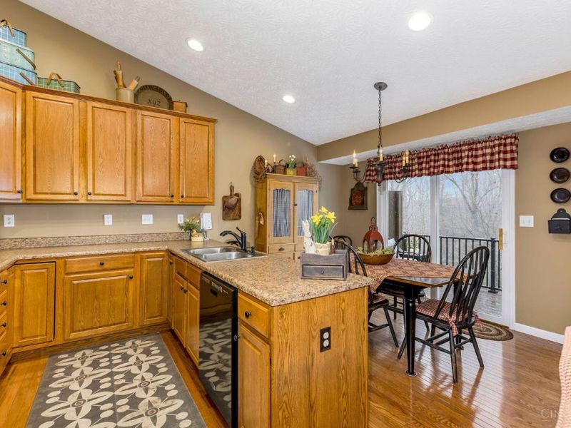 2344 Castle Pines Court, Hamilton, OH 45013 Photo 8