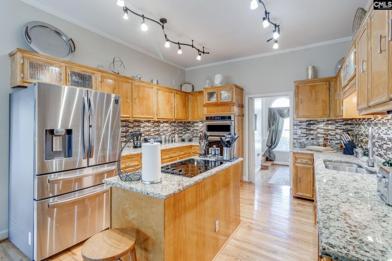 701 Kinlock Court  Photo 12