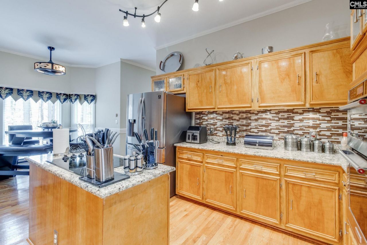 701 Kinlock Court  Photo 14