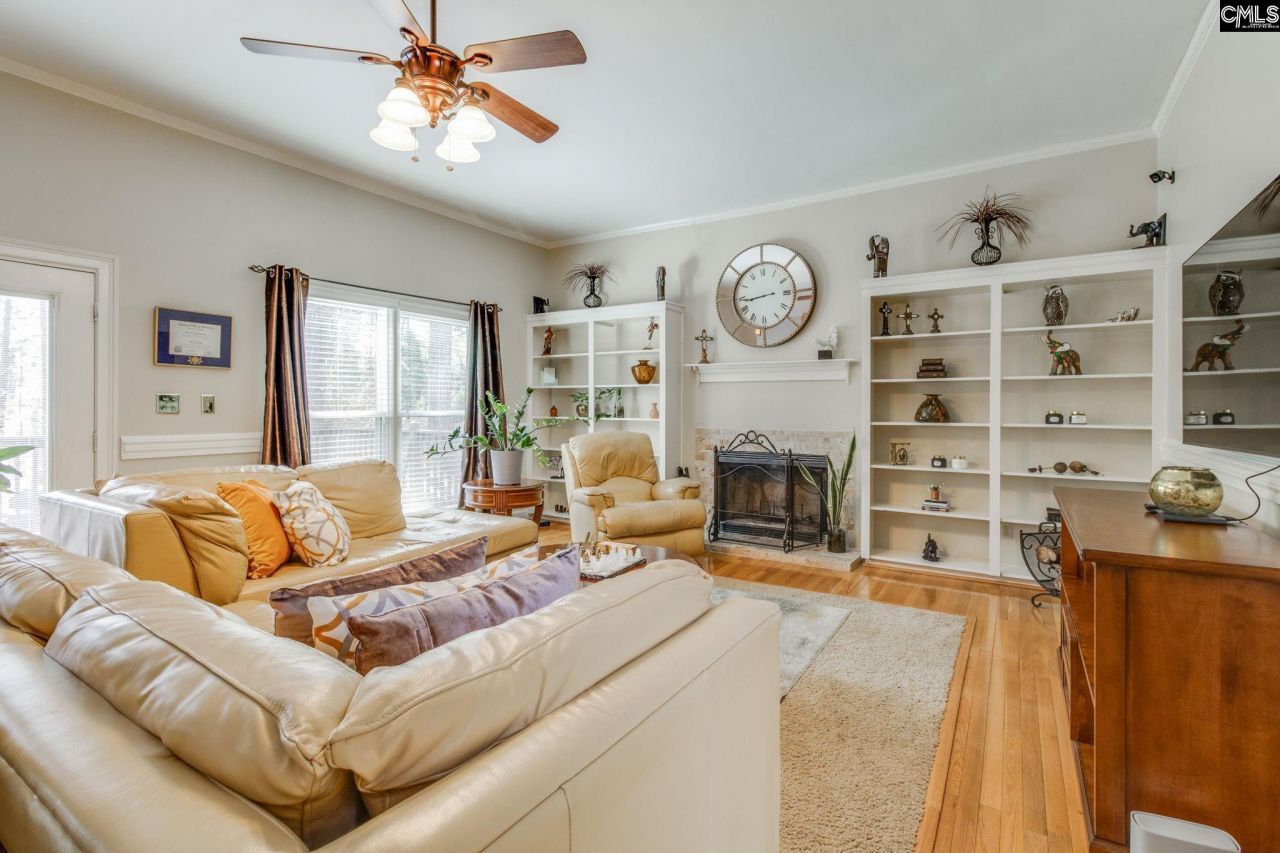 701 Kinlock Court  Photo 17