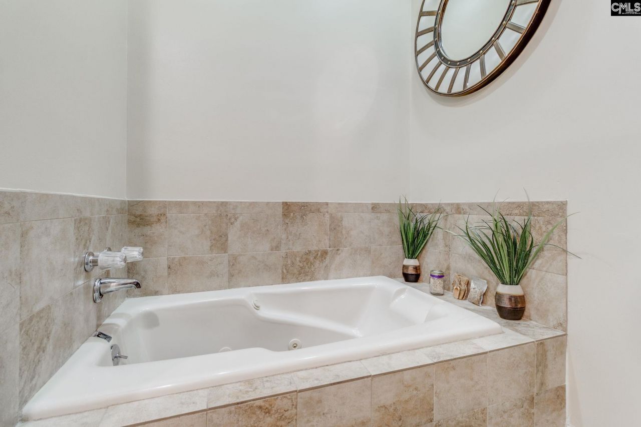 701 Kinlock Court  Photo 25