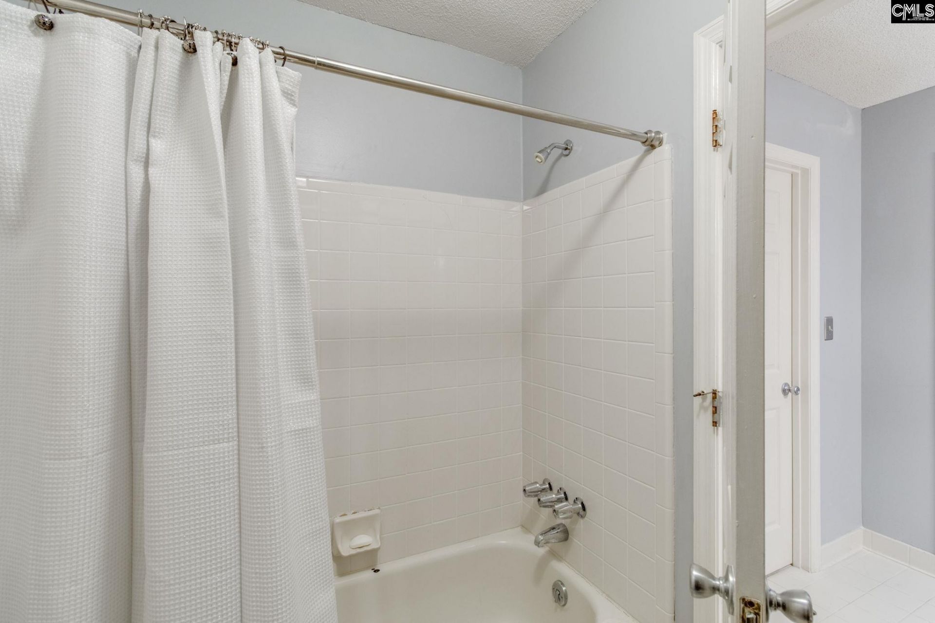 701 Kinlock Court Photo 27