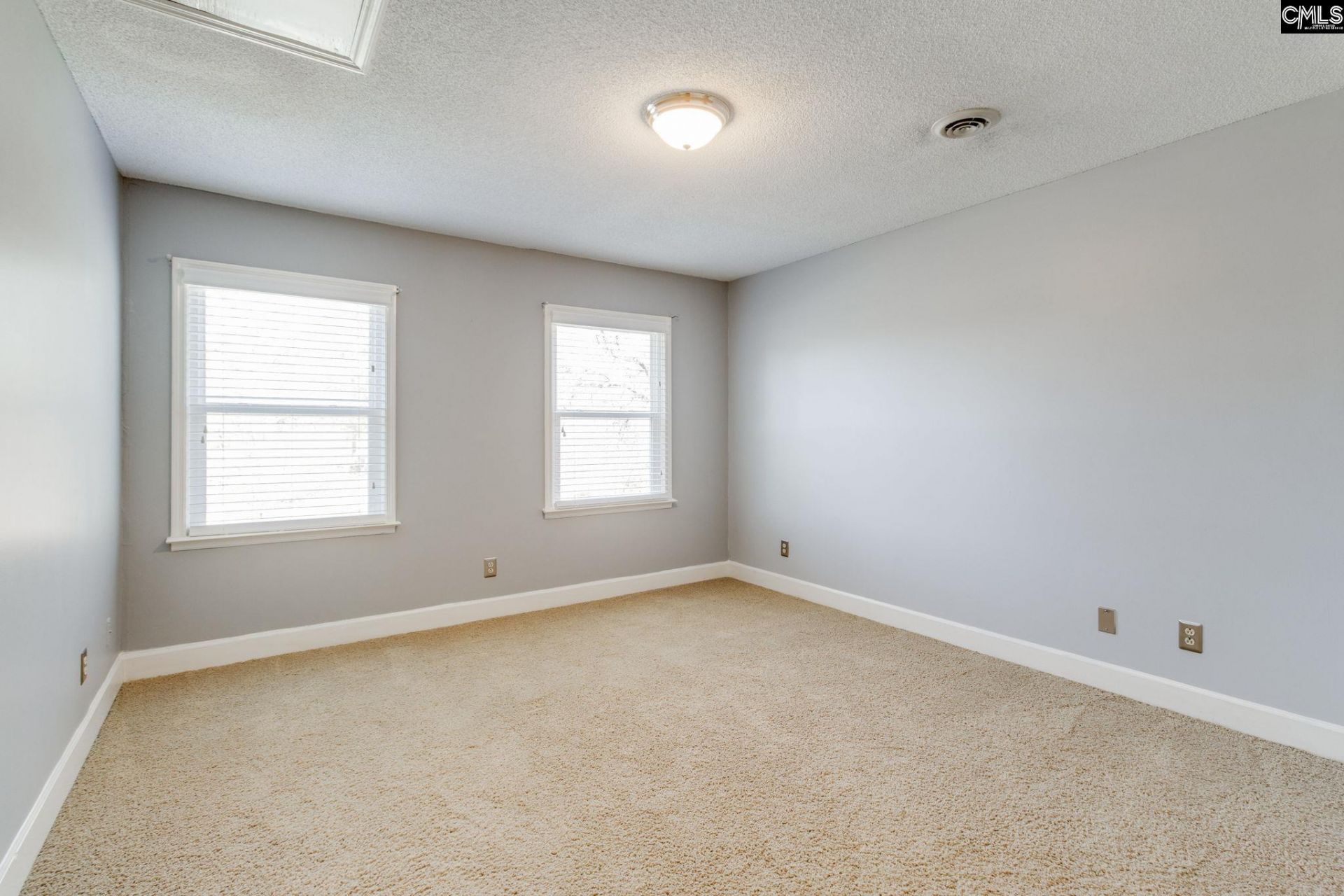 701 Kinlock Court Photo 28