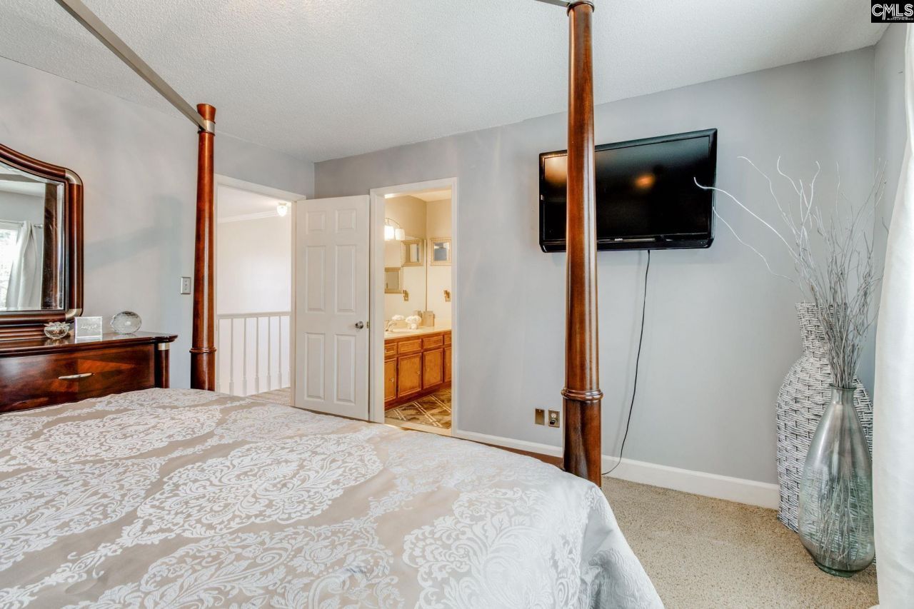 701 Kinlock Court  Photo 28