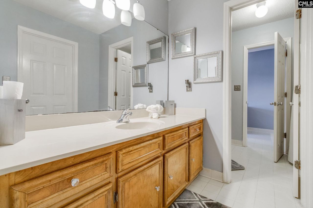 701 Kinlock Court  Photo 29