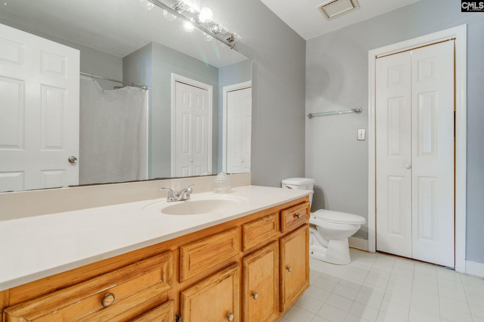 701 Kinlock Court Photo 35