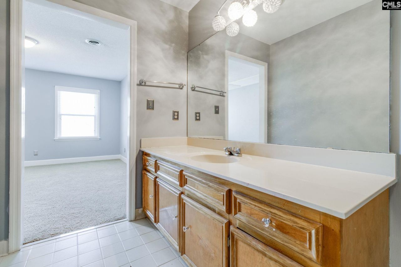 701 Kinlock Court  Photo 35