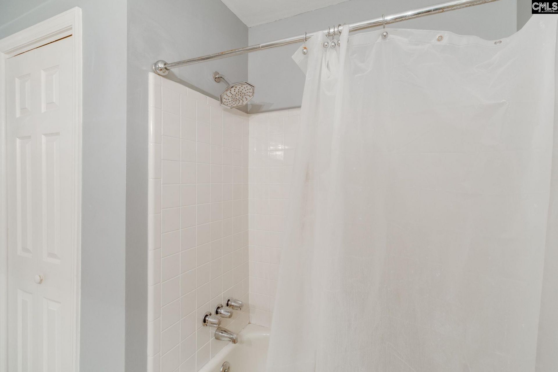 701 Kinlock Court Photo 36
